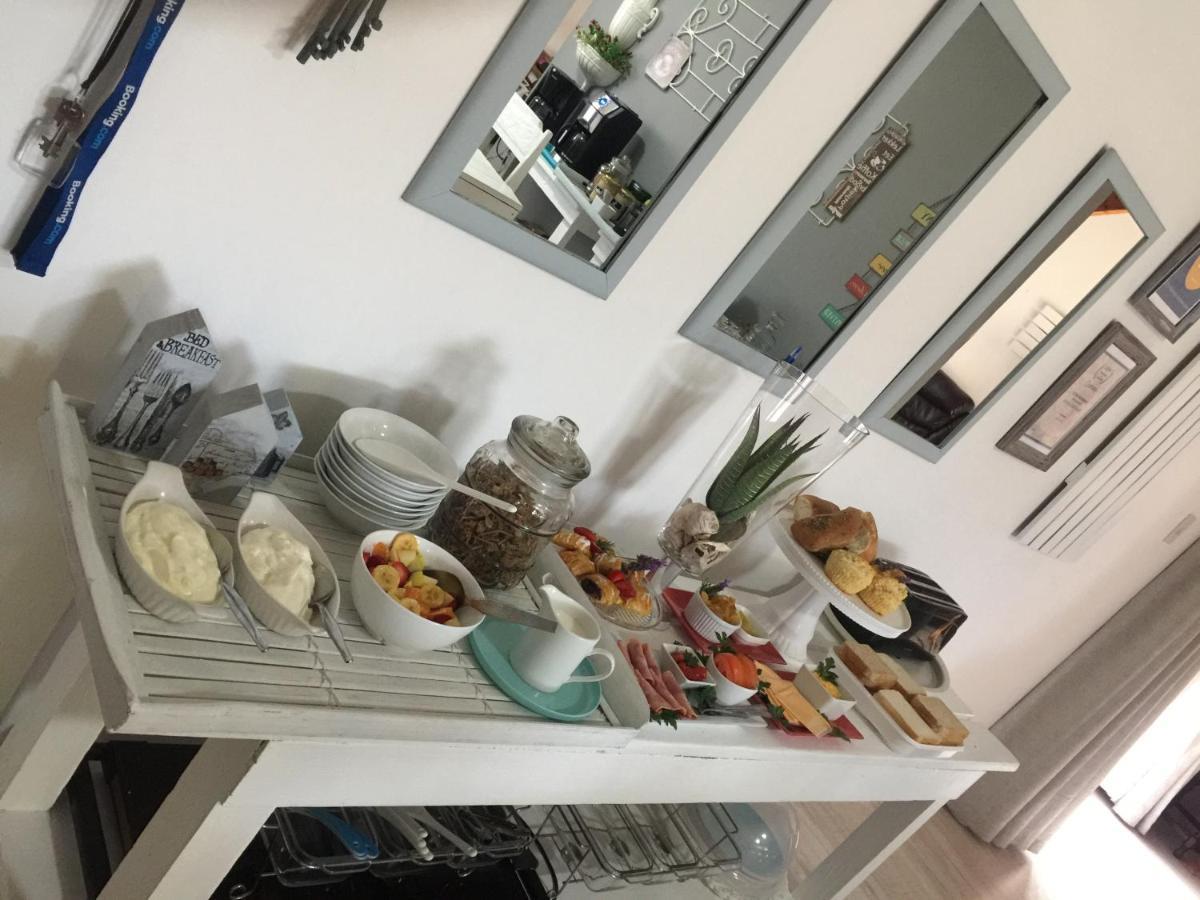 57 On Wellington Accommodation 科尔切斯特 外观 照片