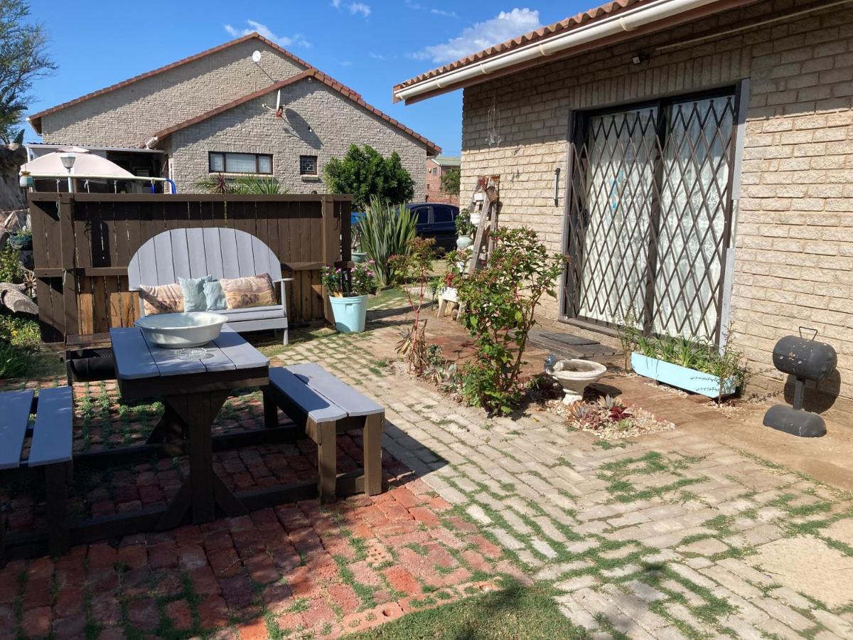 57 On Wellington Accommodation 科尔切斯特 外观 照片